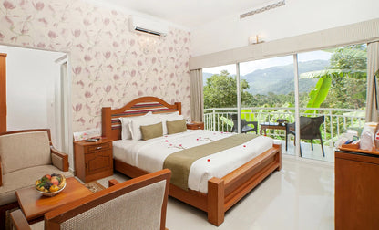 🌿 Munnar Tour Package for Couples | Gift a Romantic Hill Escape
